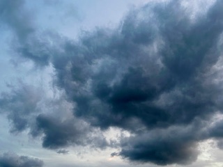 Οι ευχάριστοι, οι χρήσιμοι και μια αγκαλιά με την αλήθεια